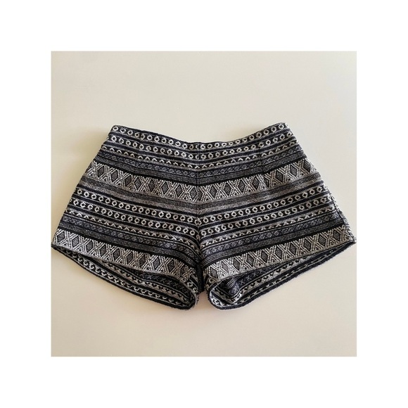 Pura Vida Tulum Tribal Pattern Shorts size L - Picture 1 of 4